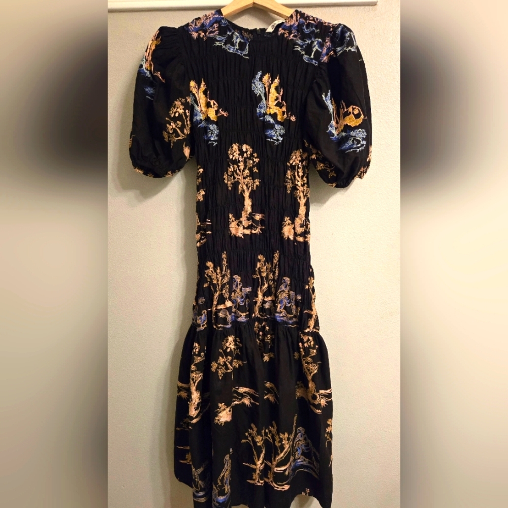 ZARA LIMITED EDITION FLORAL MIDI DRESS PUFF SLEEVE Embroidered Smocked Medium